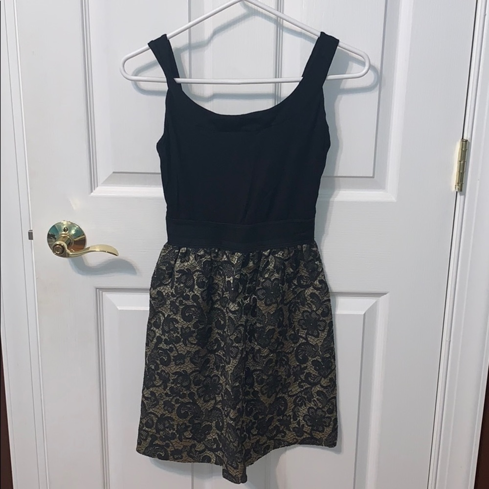Dress - Picture 1 of 3